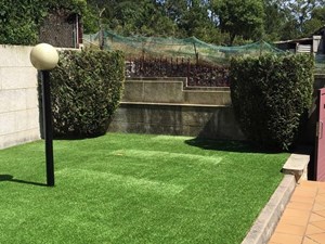 Mitos sobre el mantenimiento del césped artificial